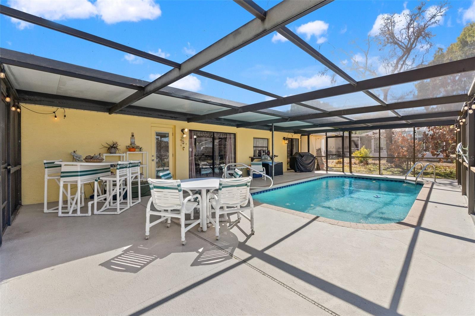 Image 33 of 34 For 4151 Montano Avenue