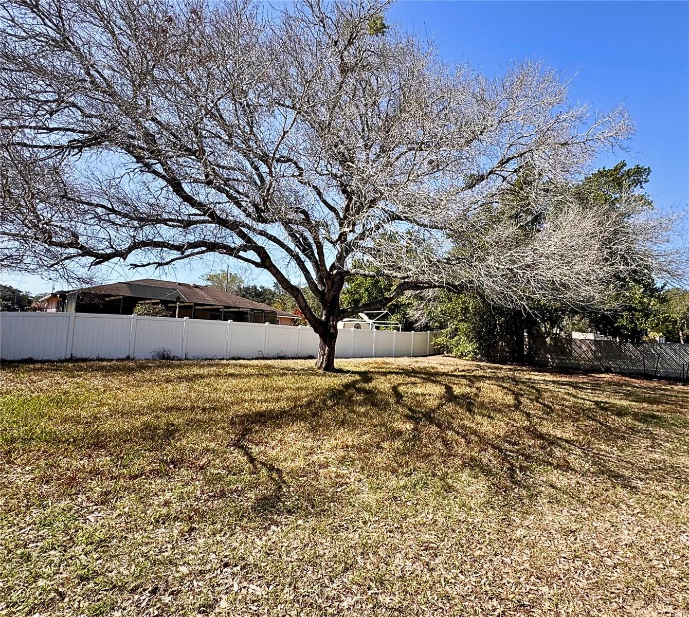 Image 19 of 23 For 1215 Gatewood Avenue