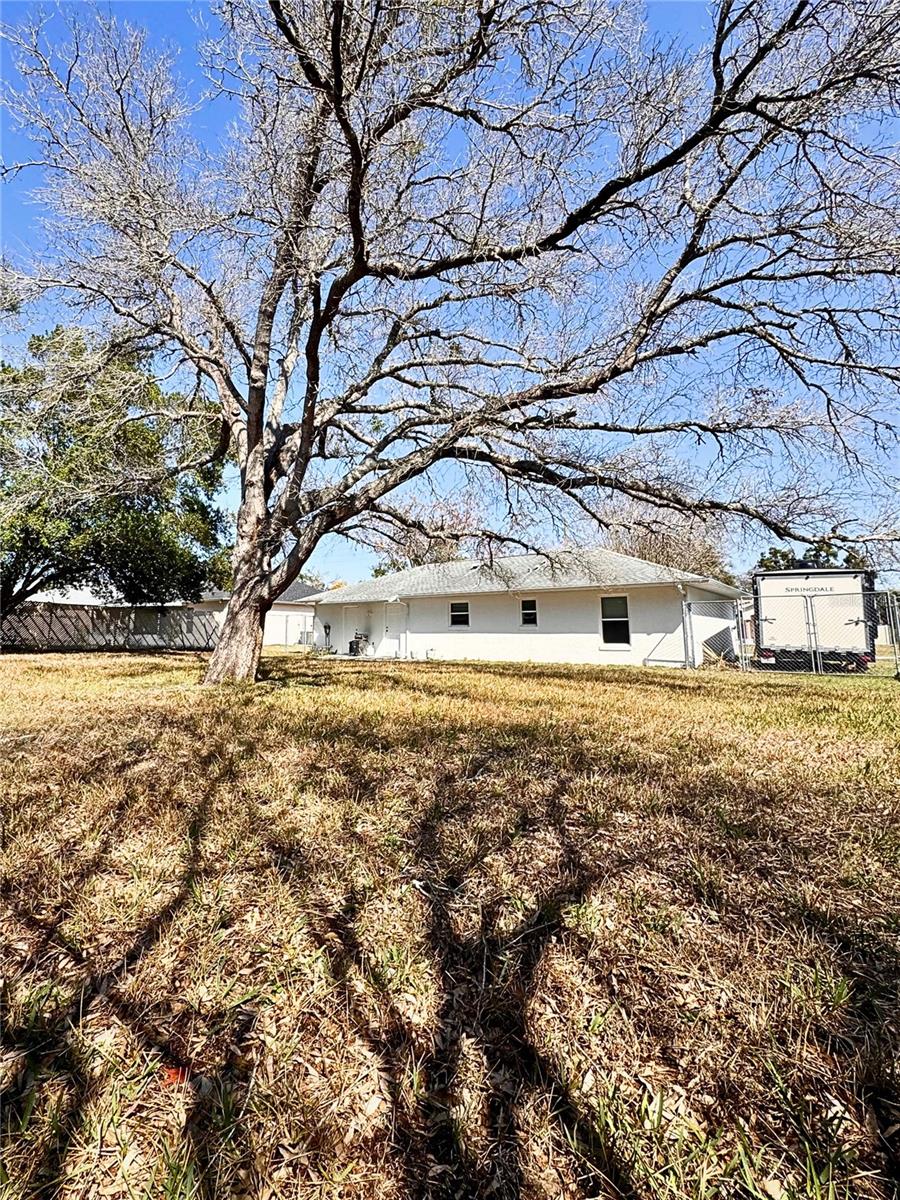 Image 20 of 23 For 1215 Gatewood Avenue