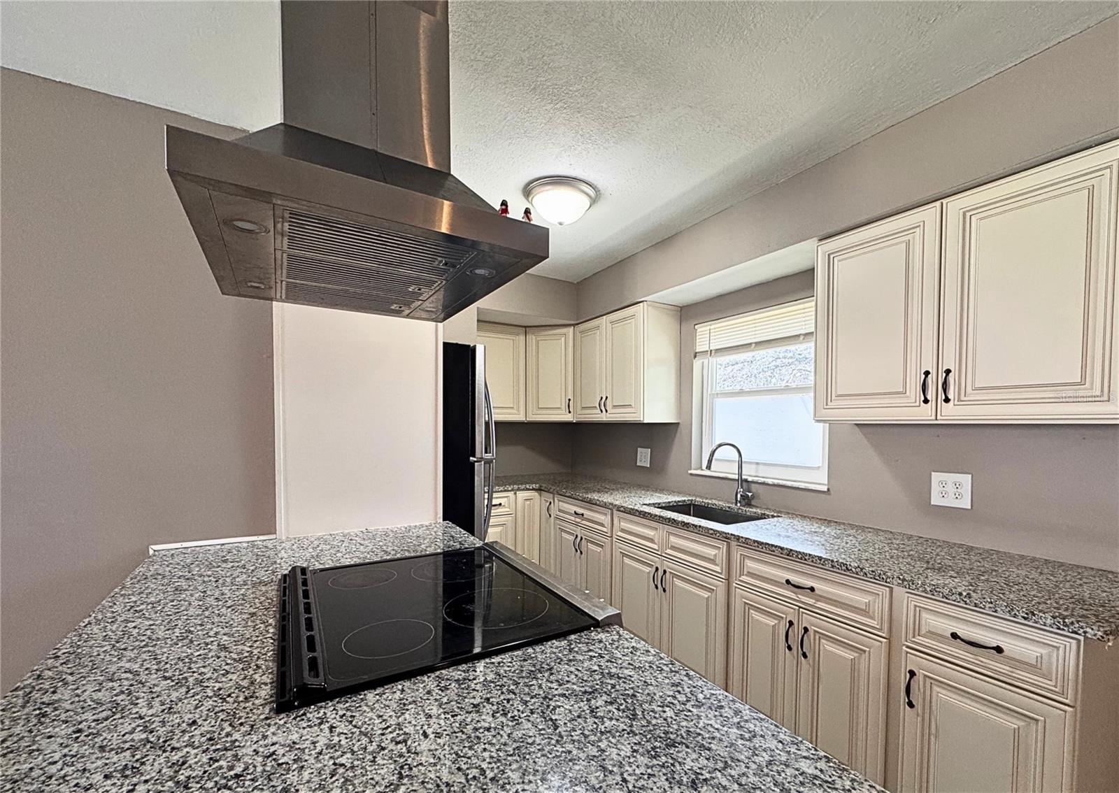 Image 6 of 23 For 1215 Gatewood Avenue