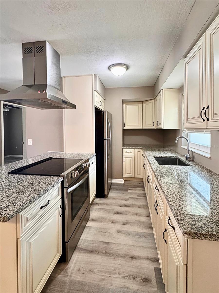 Image 7 of 23 For 1215 Gatewood Avenue