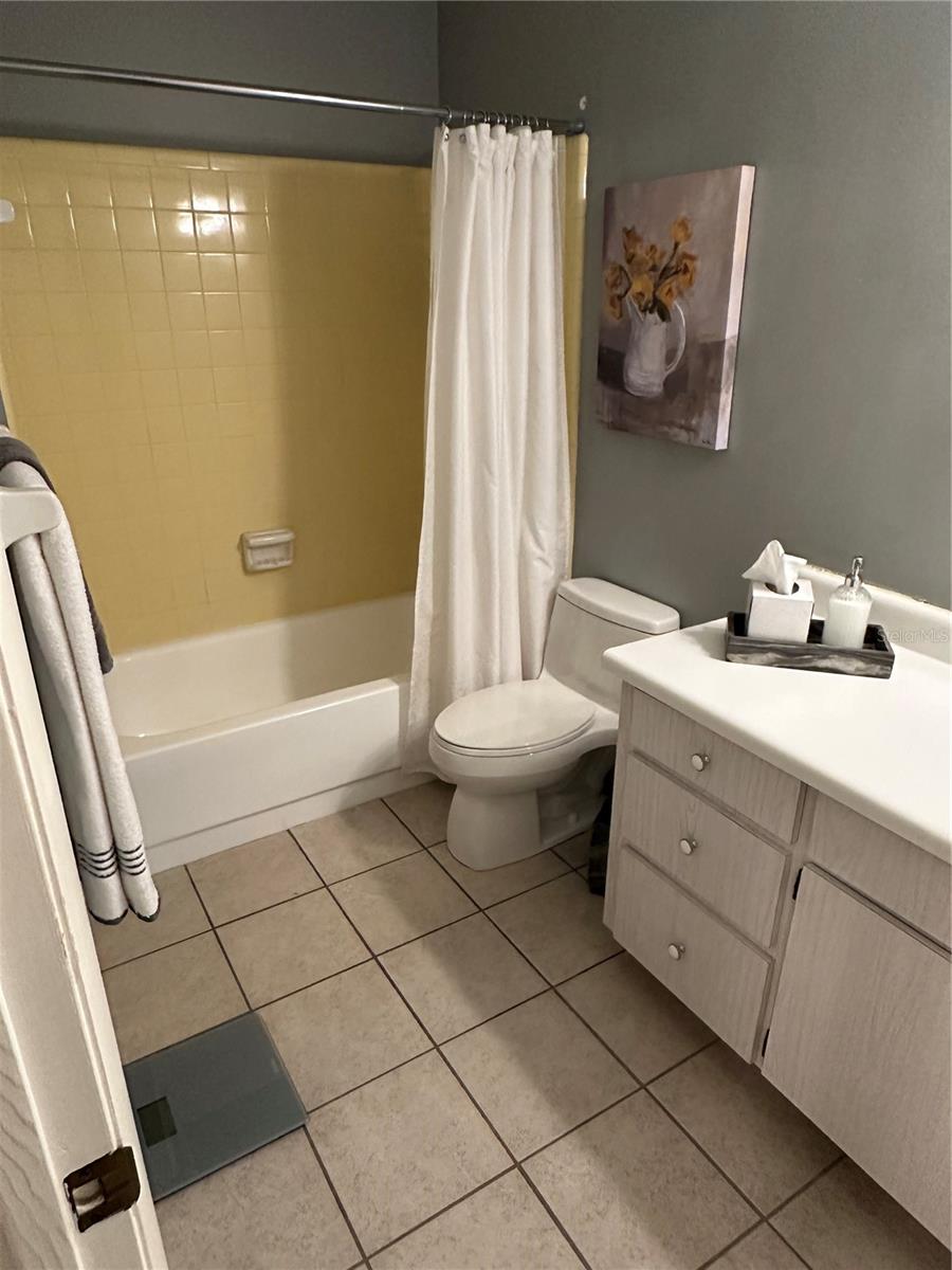 Image 20 of 28 For 5301 25th Place