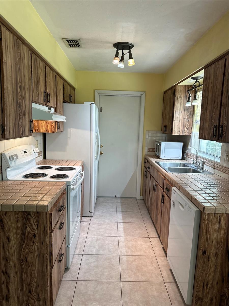 Image 9 of 28 For 5301 25th Place