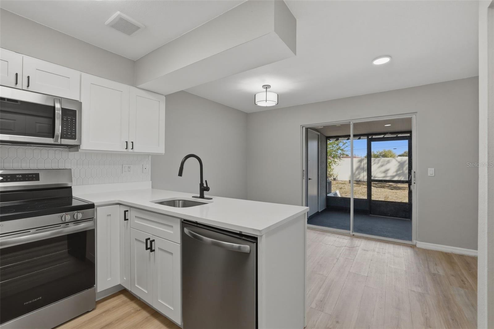 Image 11 of 29 For 6600 121st Avenue 3