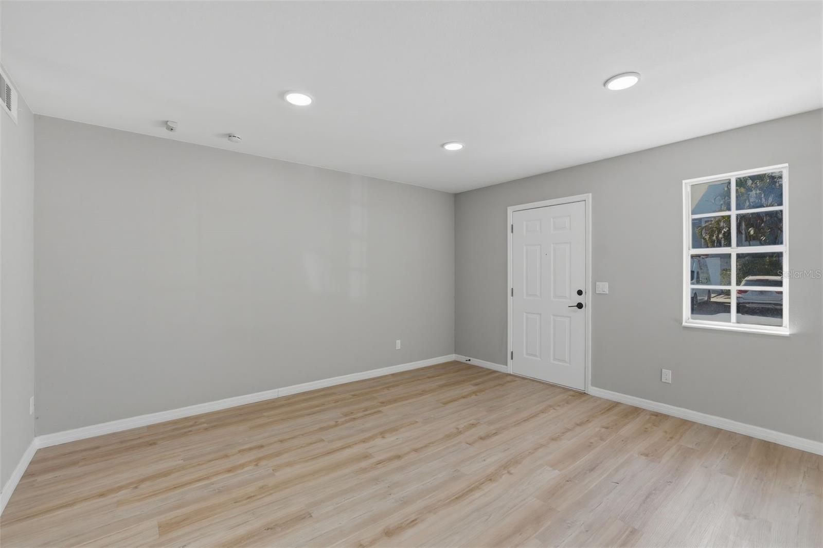 Image 4 of 29 For 6600 121st Avenue 3