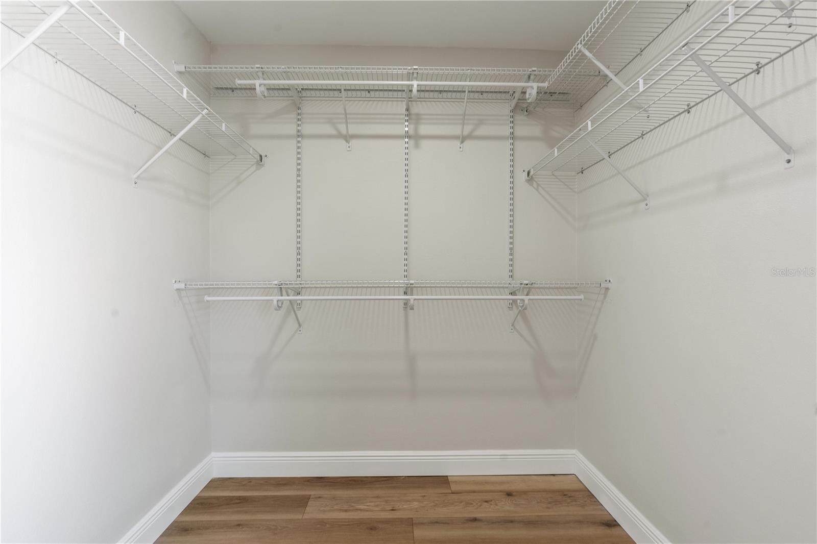 Image 20 of 30 For 3848 Lake Drive 137