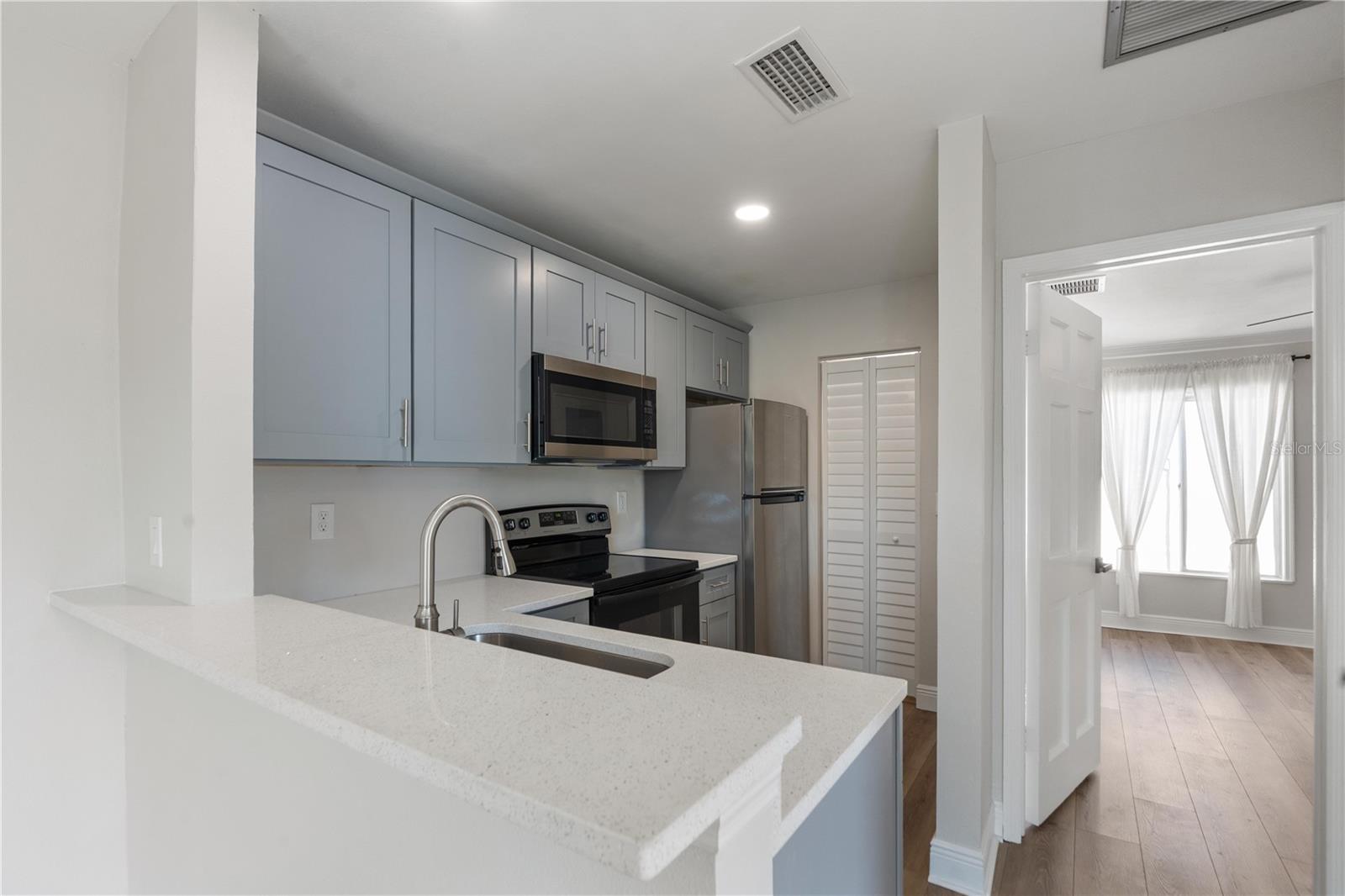 Image 4 of 30 For 3848 Lake Drive 137