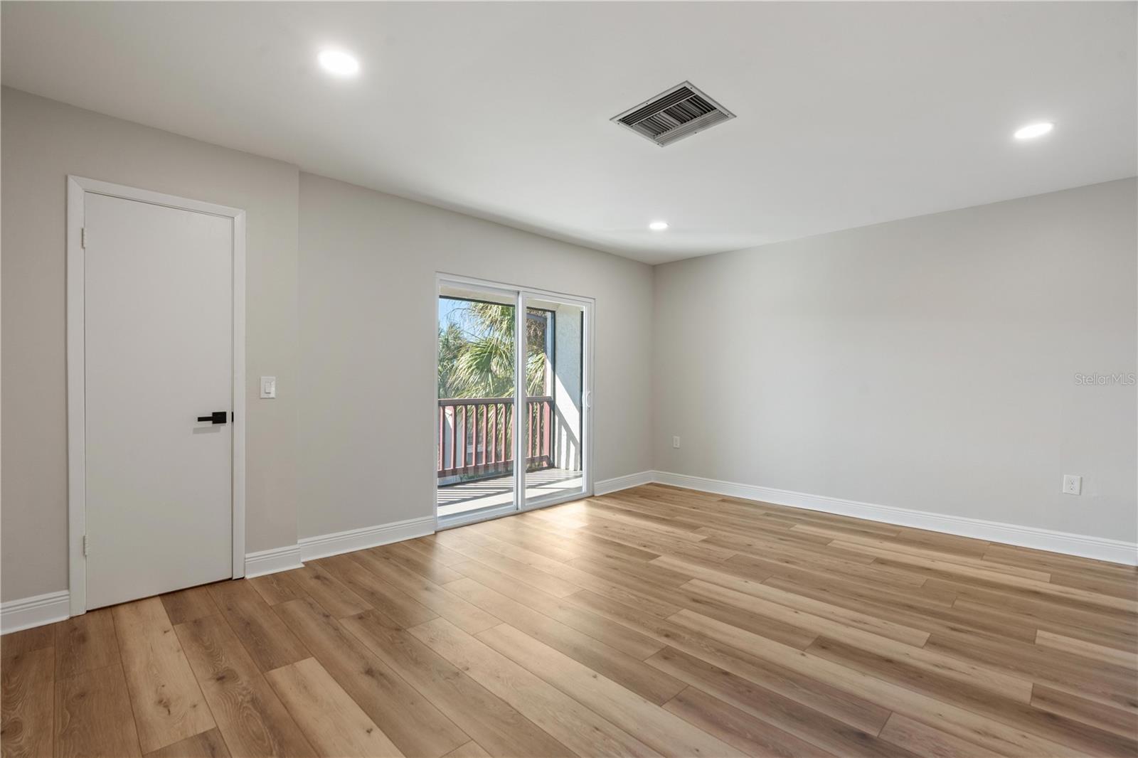 Image 10 of 27 For 3848 Lake Drive 138