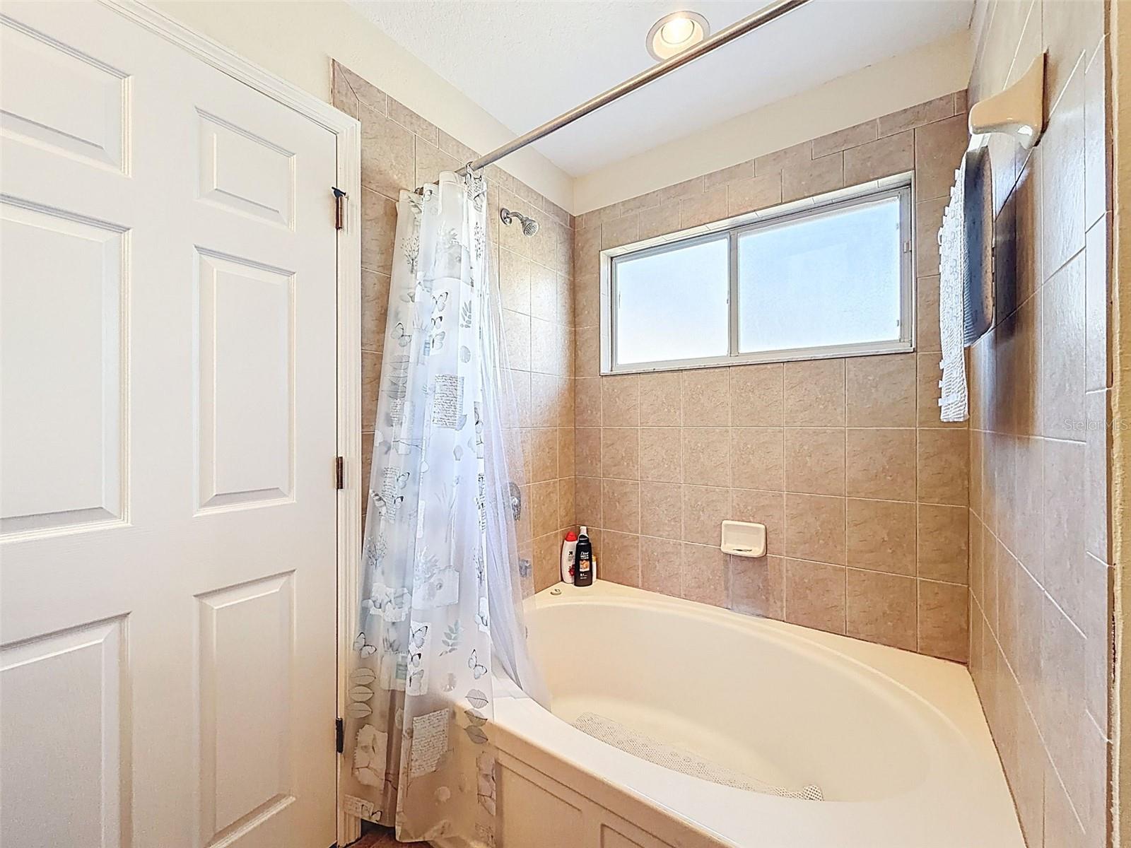 Image 15 of 41 For 11807 Castine Street