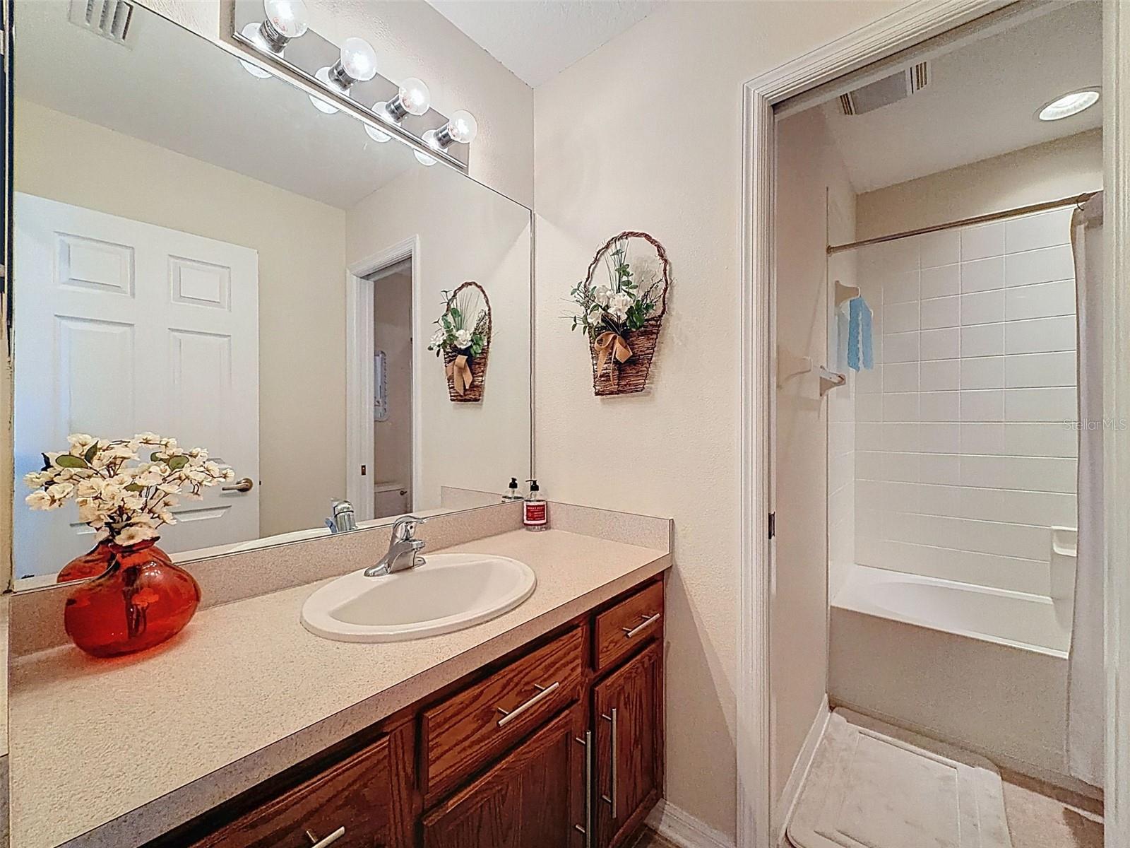 Image 19 of 41 For 11807 Castine Street