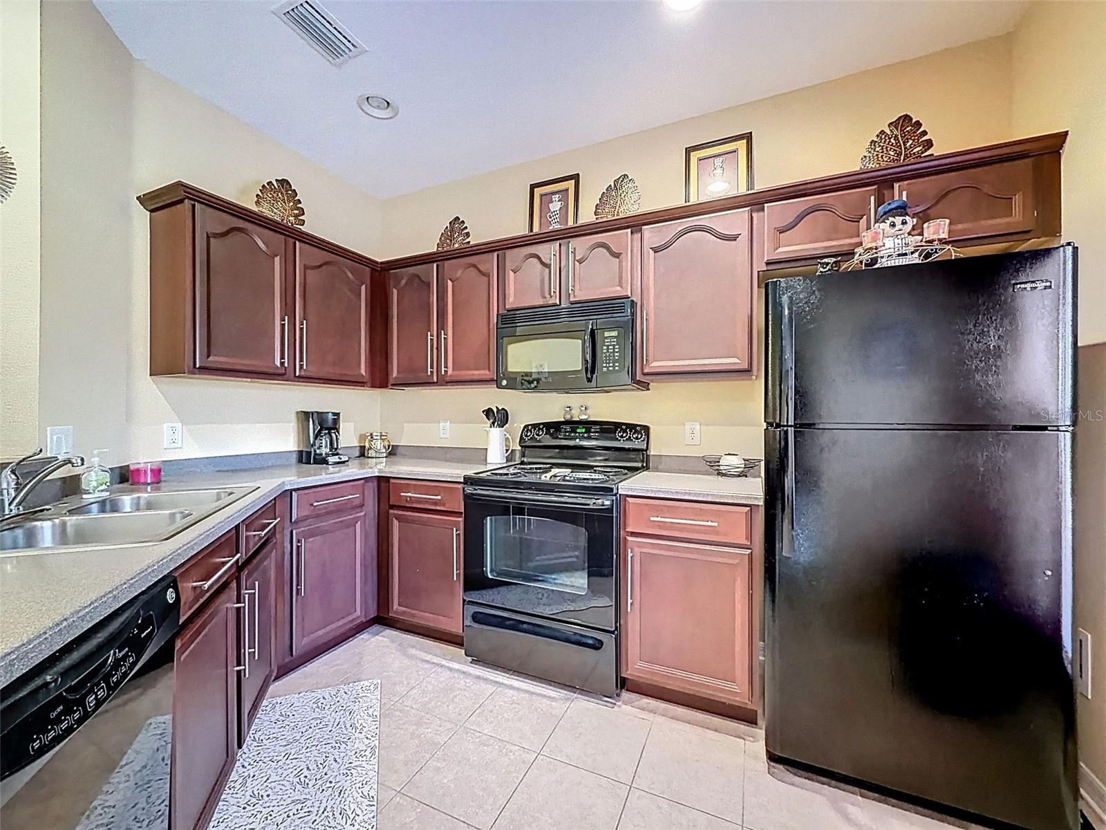 Image 5 of 41 For 11807 Castine Street