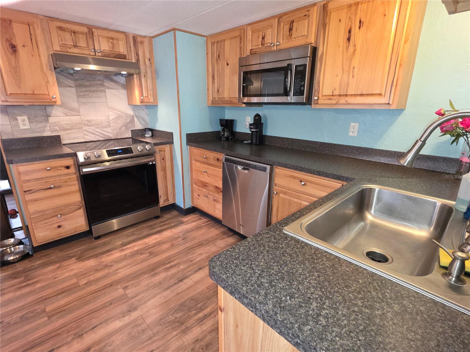 Image 4 of 19 For 12331 Fairway Avenue