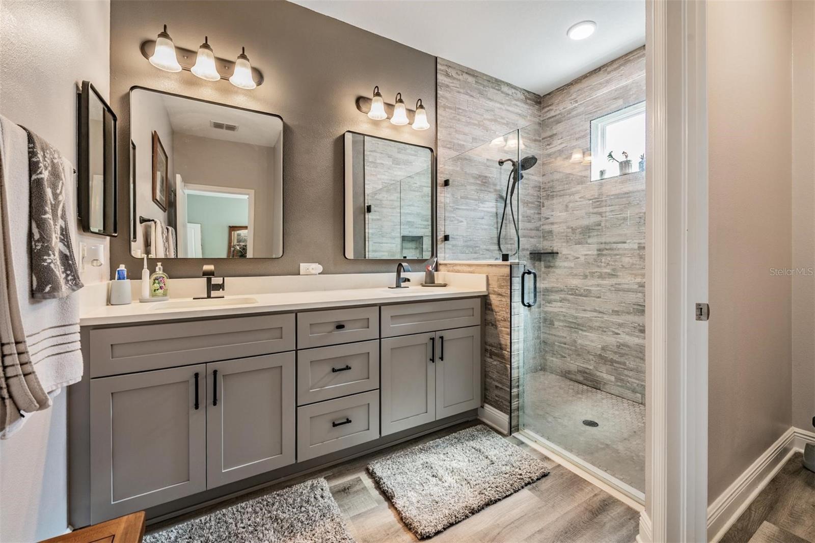 Image 20 of 52 For 3920 Night Star Trail