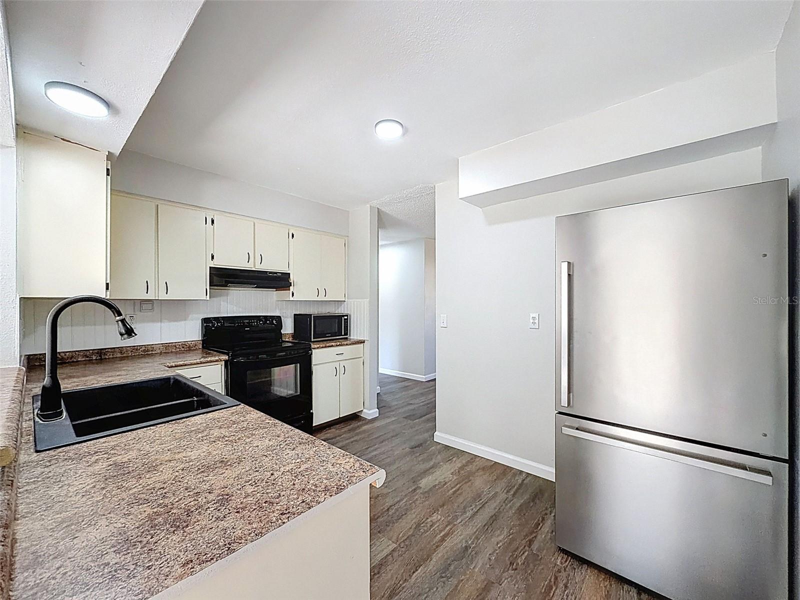 Image 11 of 29 For 6070 Honeysuckle Lane