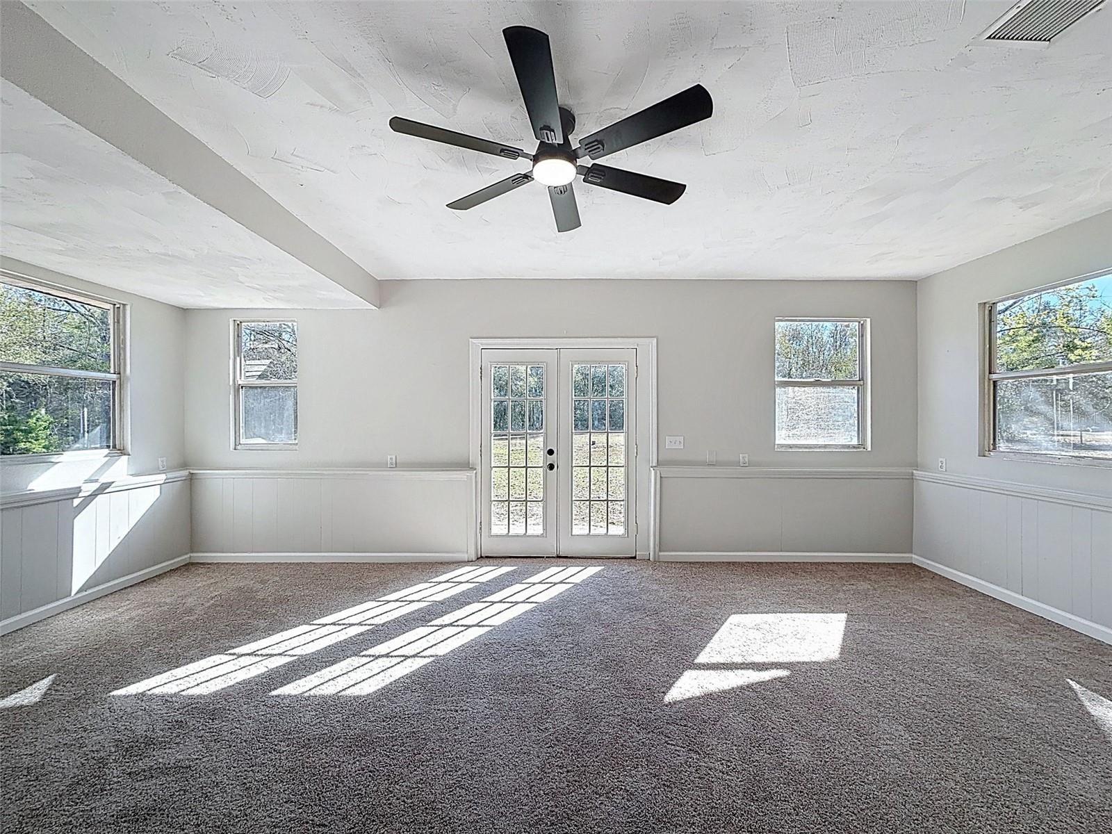 Image 14 of 29 For 6070 Honeysuckle Lane