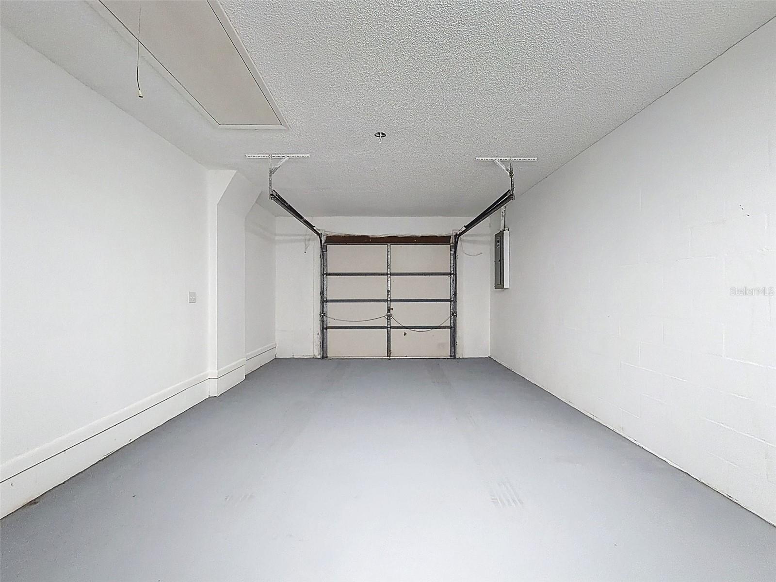 Image 20 of 29 For 6070 Honeysuckle Lane