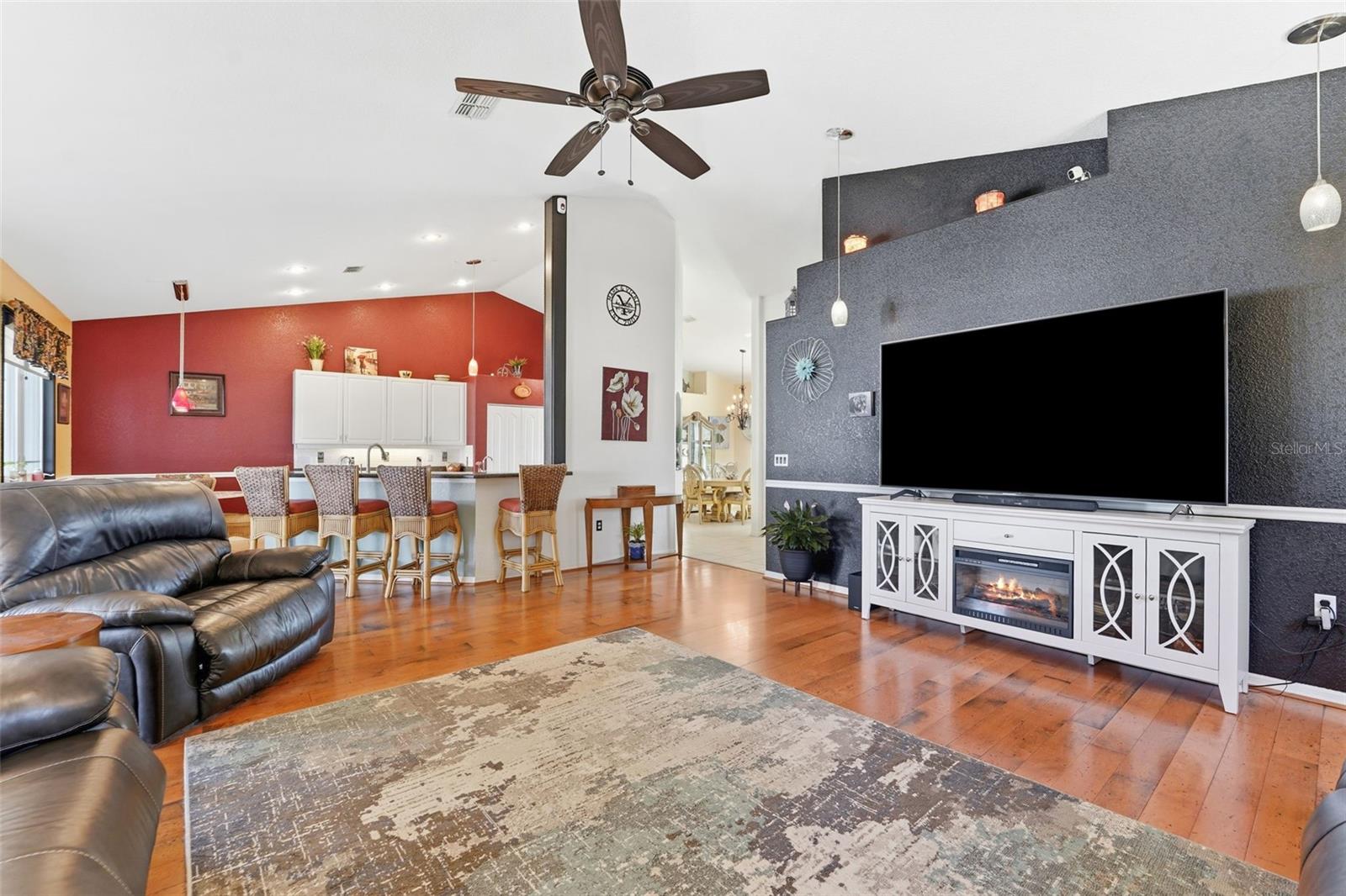 Image 5 of 34 For 15407 Cambria Drive