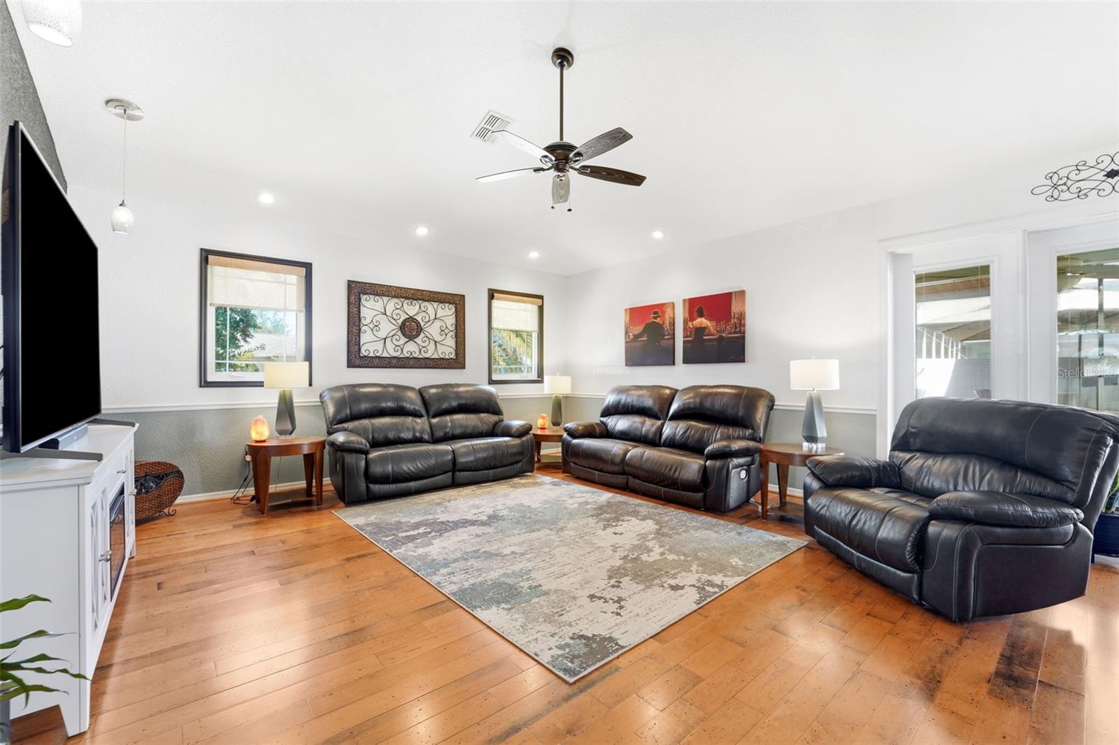 Image 7 of 34 For 15407 Cambria Drive