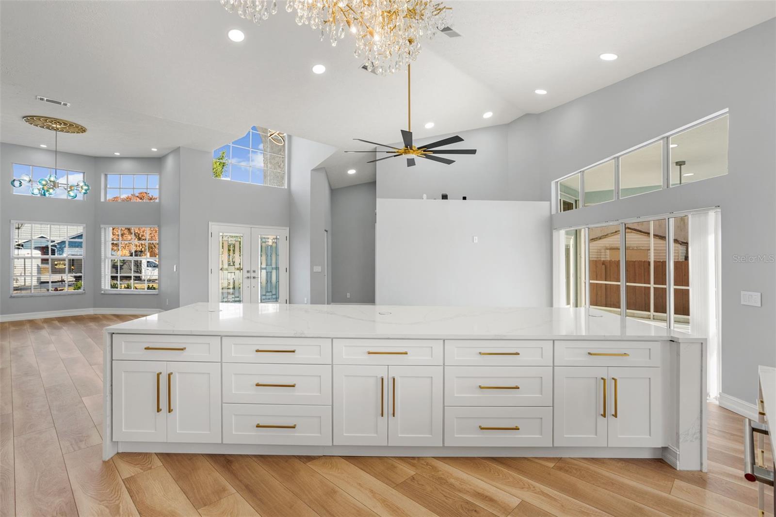 Image 10 of 57 For 2098 Floresta Drive