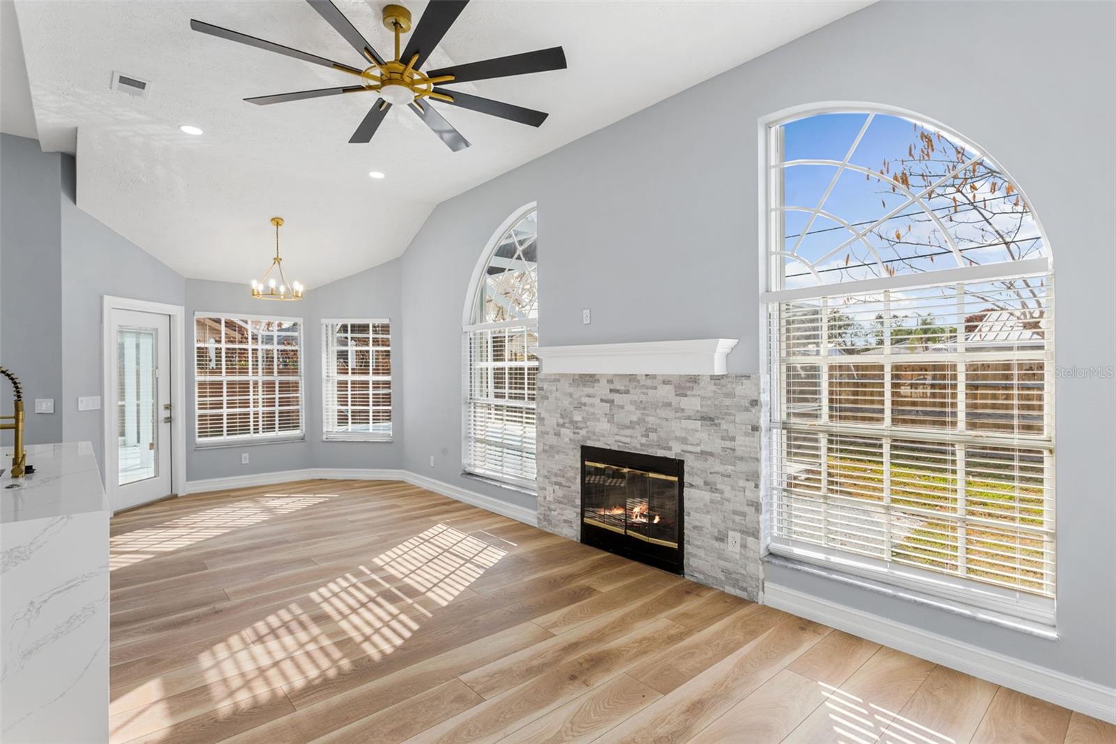 Image 12 of 57 For 2098 Floresta Drive