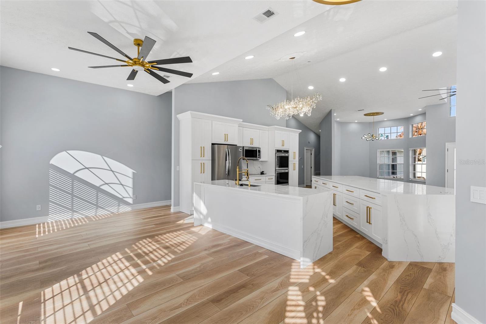 Image 13 of 57 For 2098 Floresta Drive