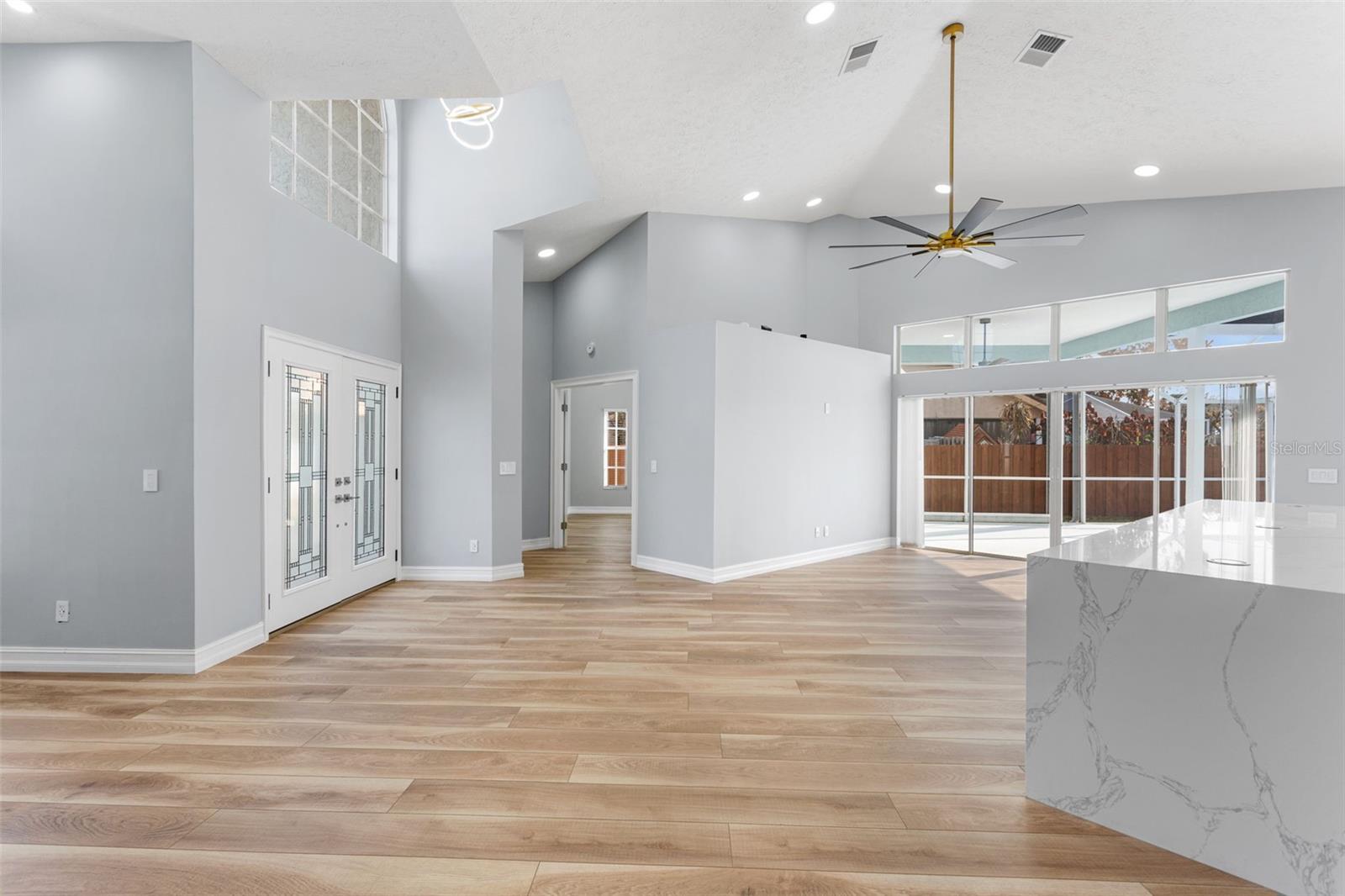 Image 16 of 57 For 2098 Floresta Drive