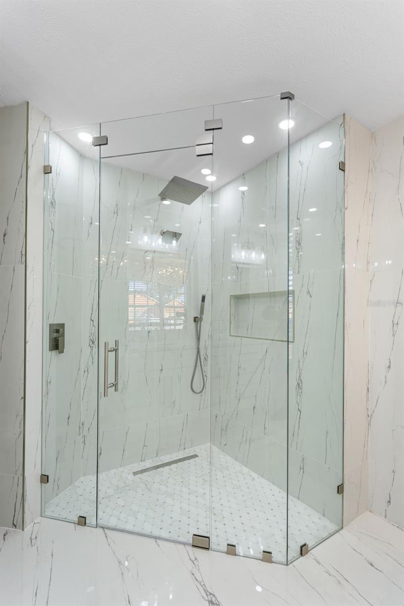 Image 25 of 57 For 2098 Floresta Drive