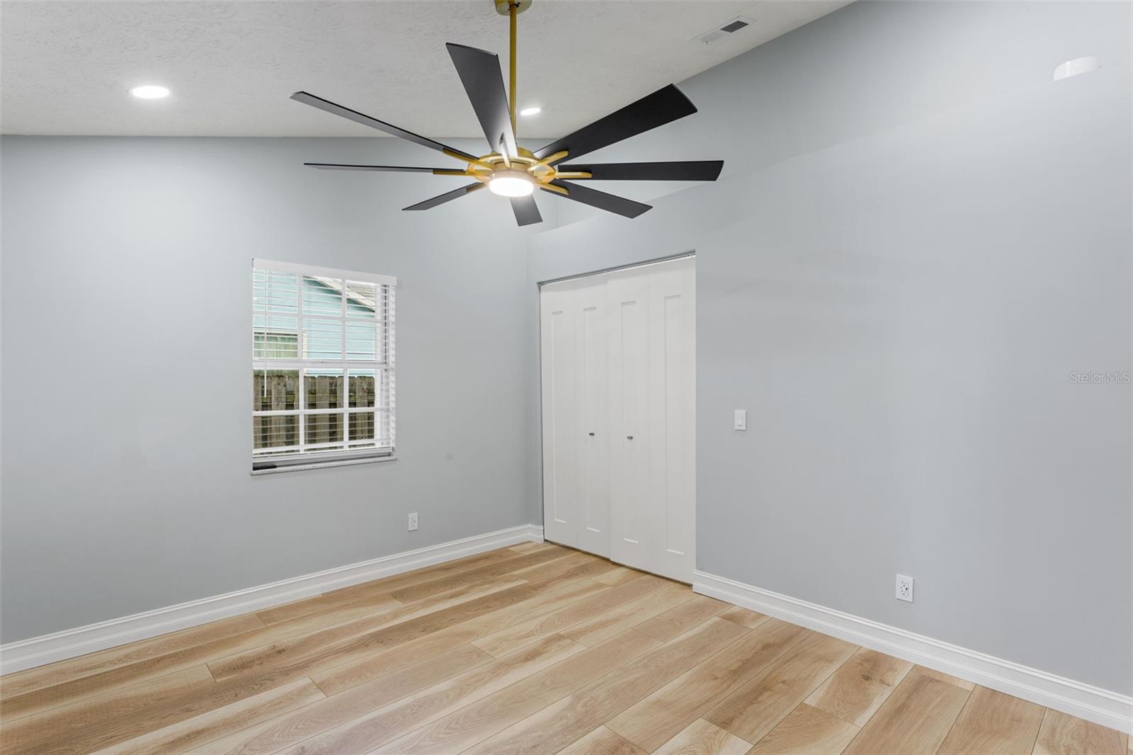 Image 29 of 57 For 2098 Floresta Drive