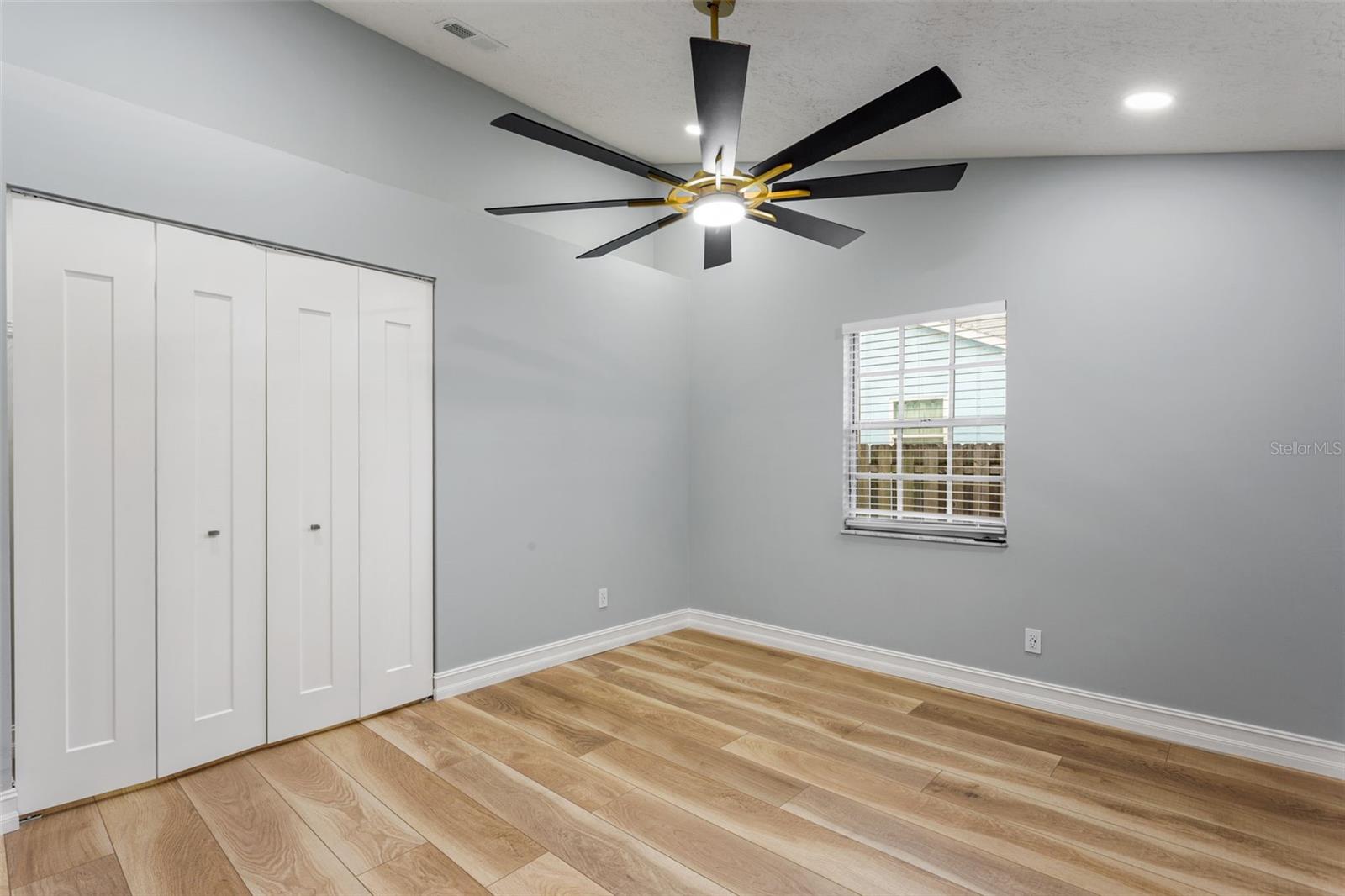 Image 34 of 57 For 2098 Floresta Drive