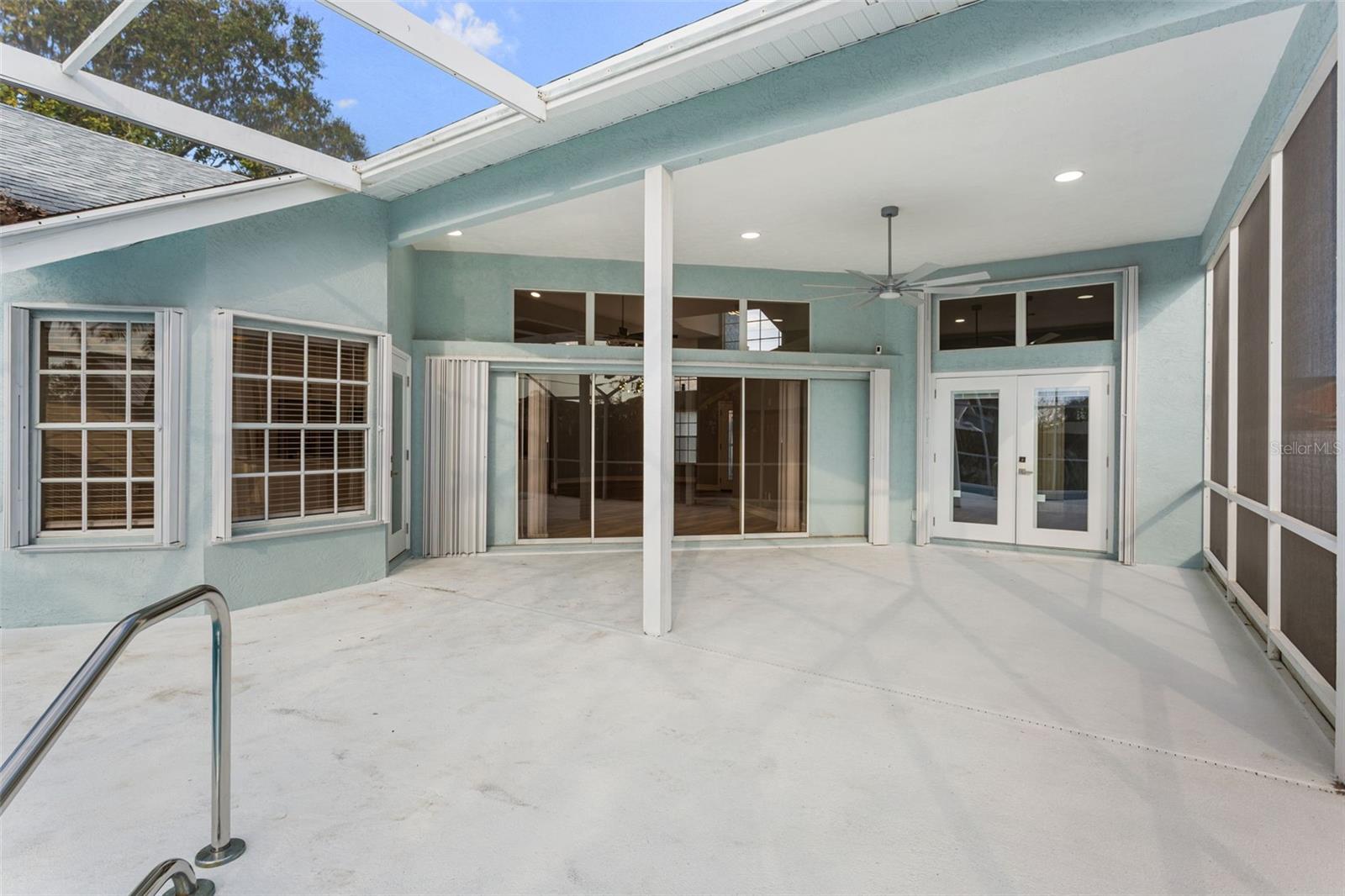 Image 37 of 57 For 2098 Floresta Drive