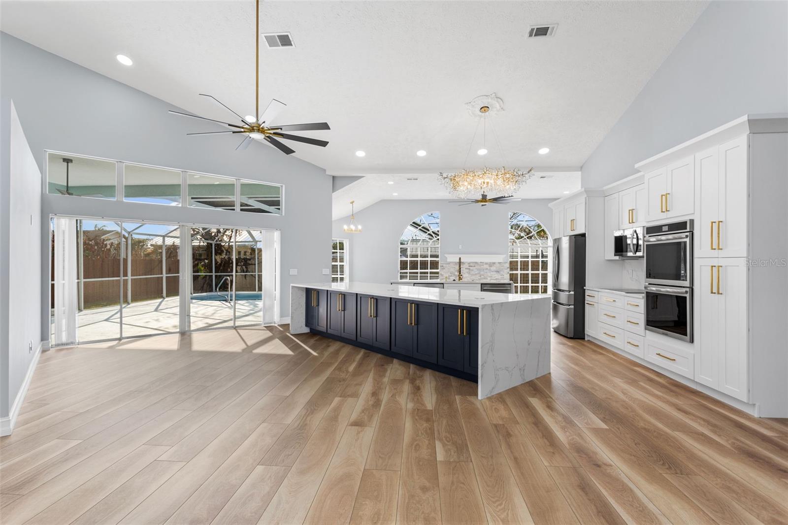 Image 4 of 57 For 2098 Floresta Drive