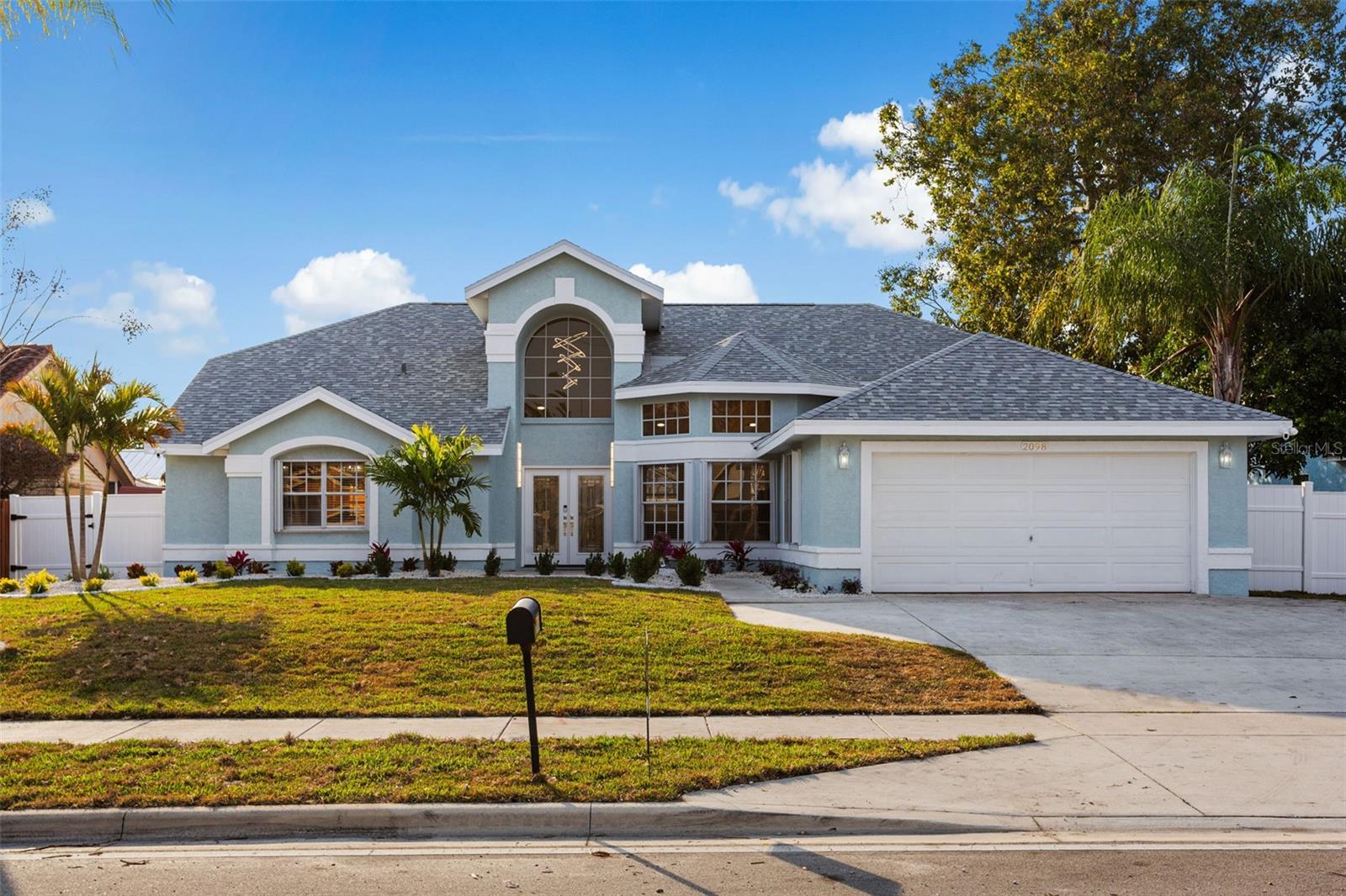 Image 43 of 57 For 2098 Floresta Drive