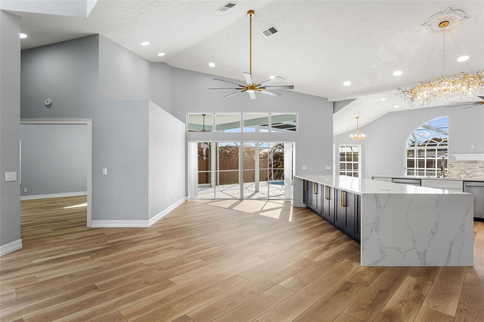 Image 5 of 57 For 2098 Floresta Drive