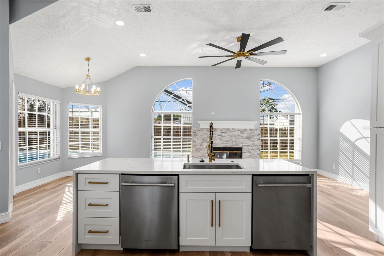 Image 9 of 57 For 2098 Floresta Drive