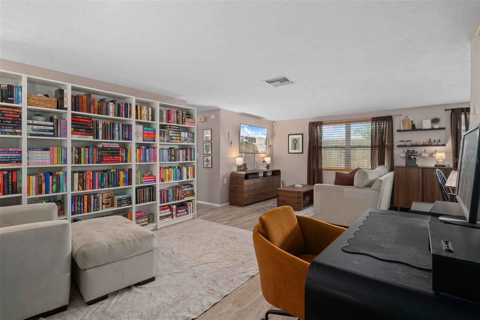 Image 6 of 18 For 3748 Redwood Drive