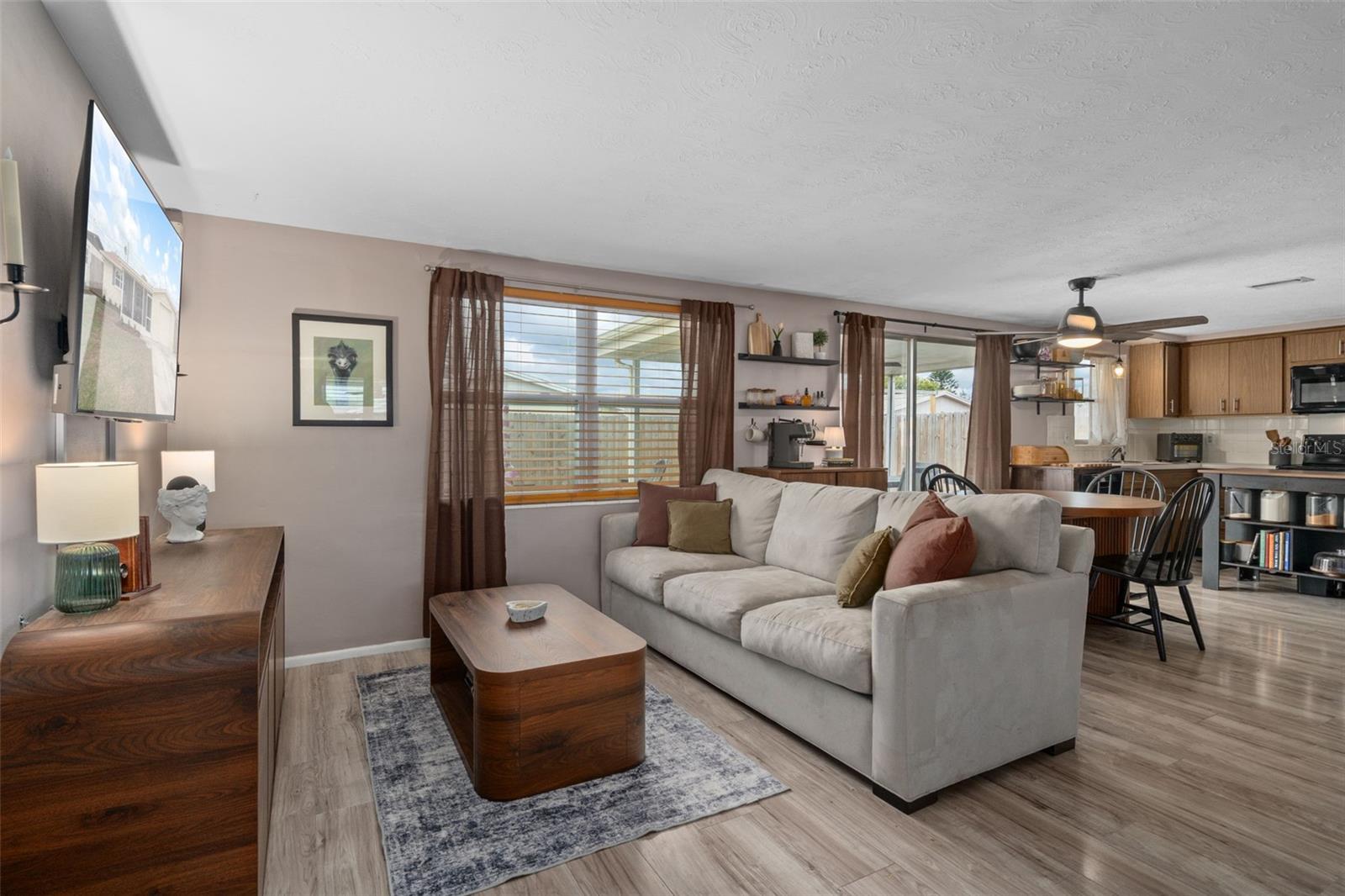 Image 9 of 18 For 3748 Redwood Drive