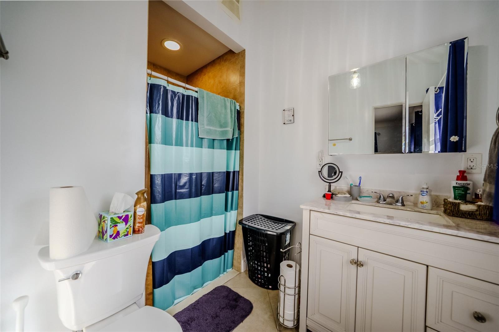 Image 18 of 50 For 3372 Webber Street