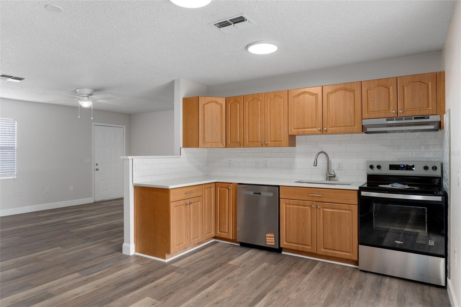 Image 12 of 39 For 12420 Lombardy Street