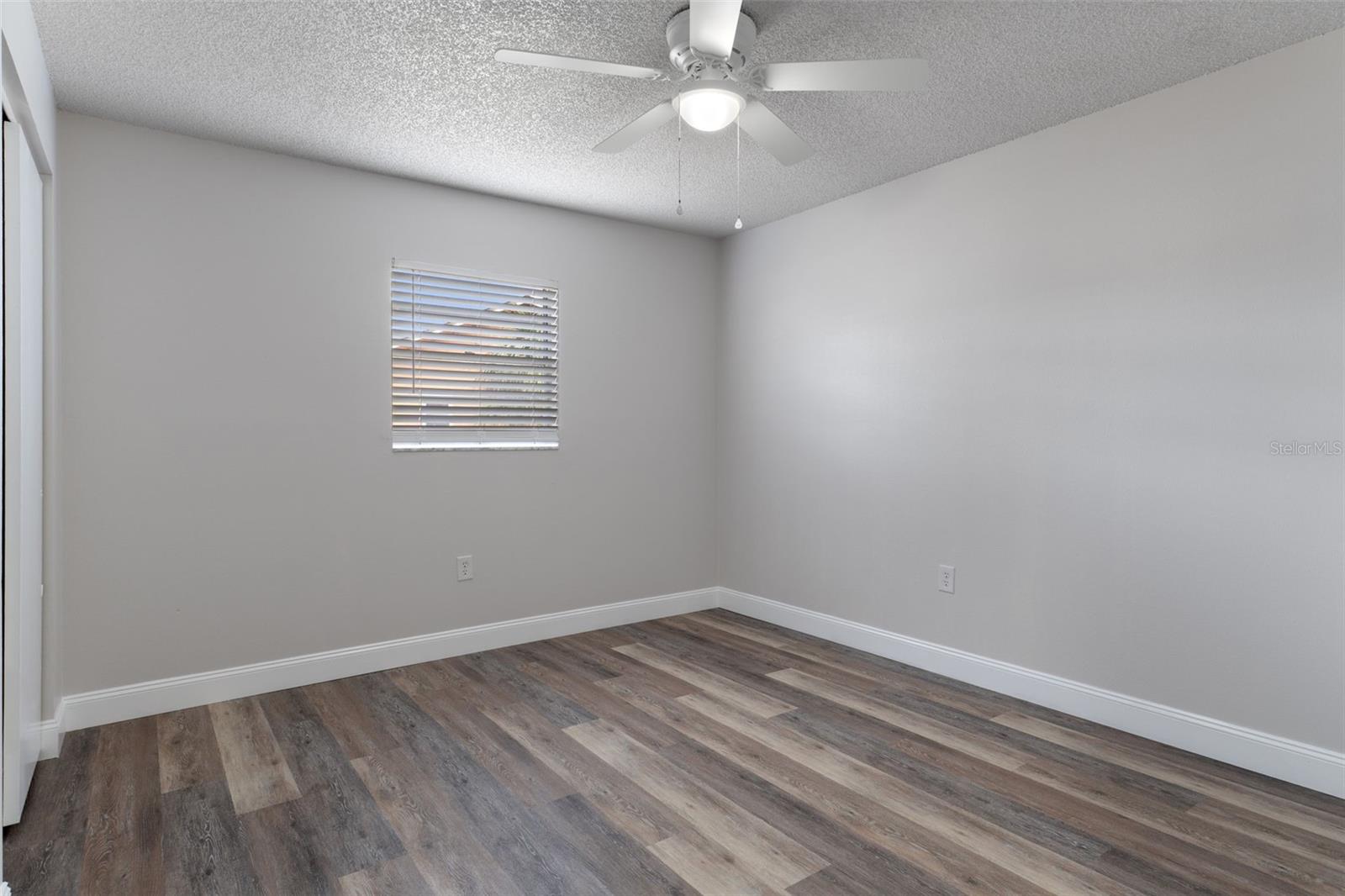 Image 25 of 39 For 12420 Lombardy Street