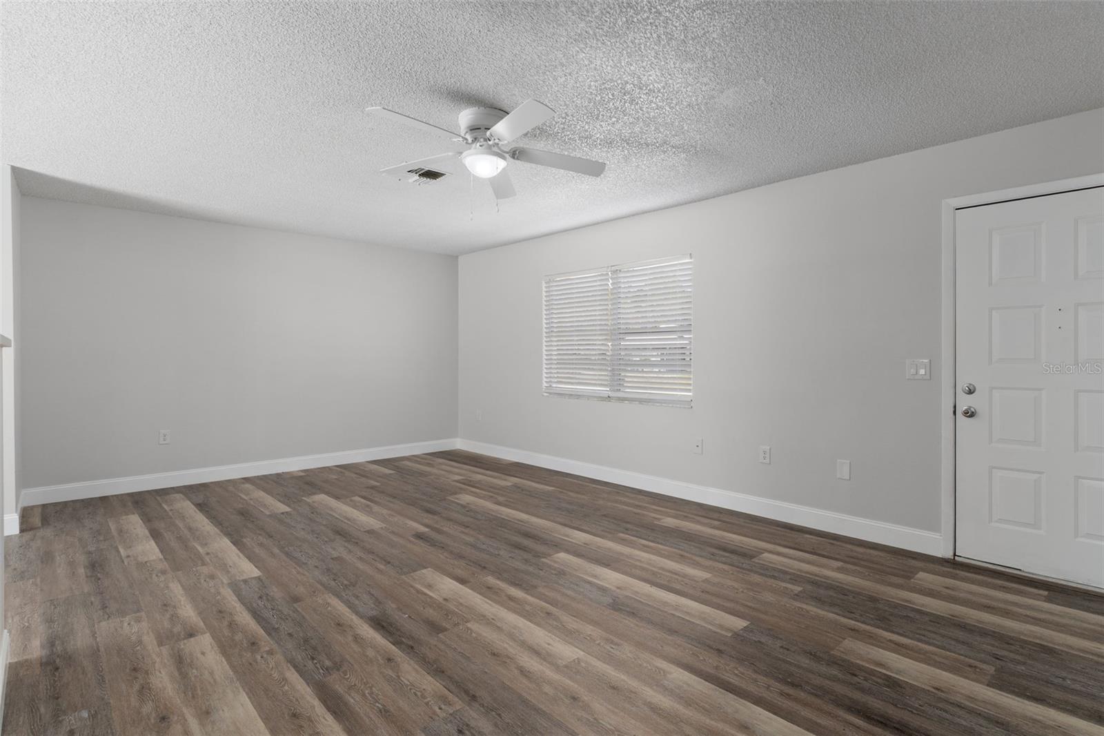 Image 6 of 39 For 12420 Lombardy Street