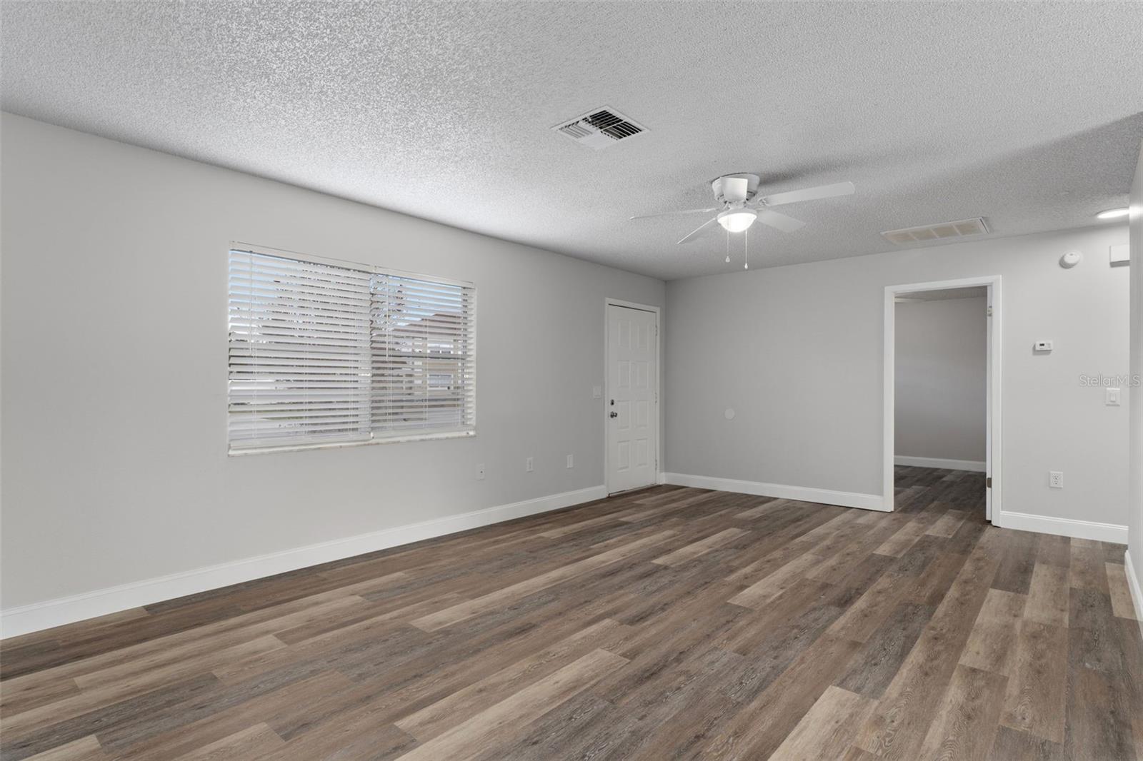 Image 8 of 39 For 12420 Lombardy Street