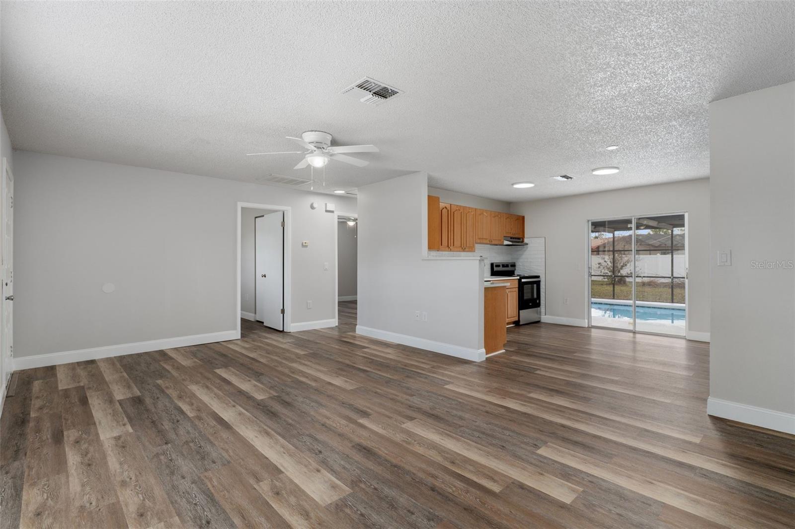 Image 9 of 39 For 12420 Lombardy Street