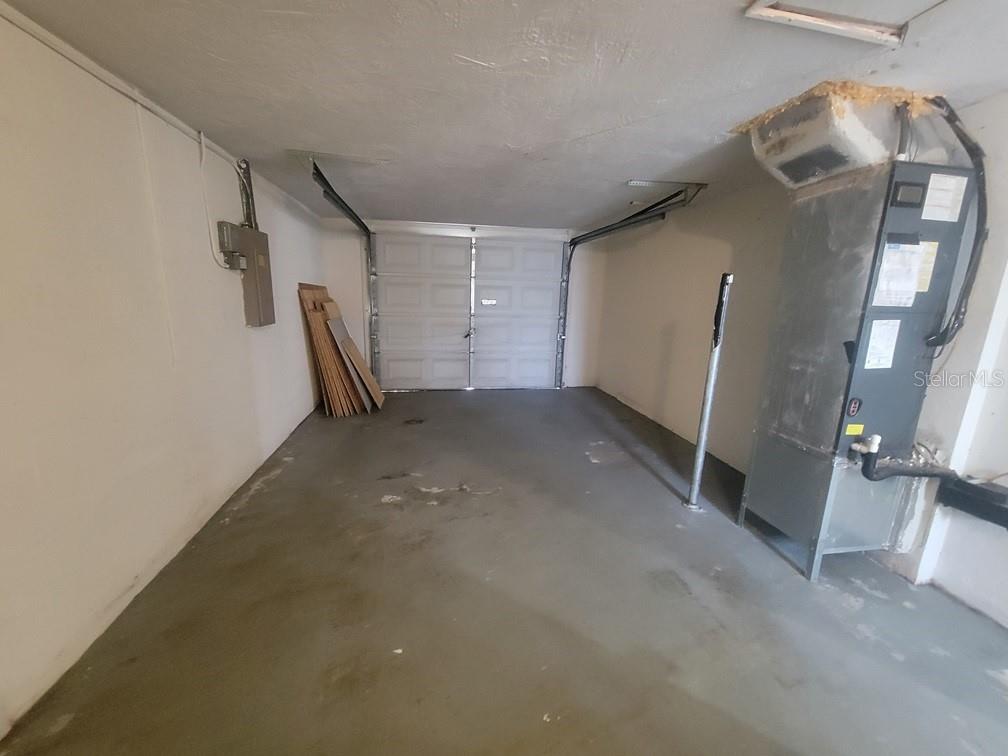 Image 21 of 23 For 5912 Della Drive