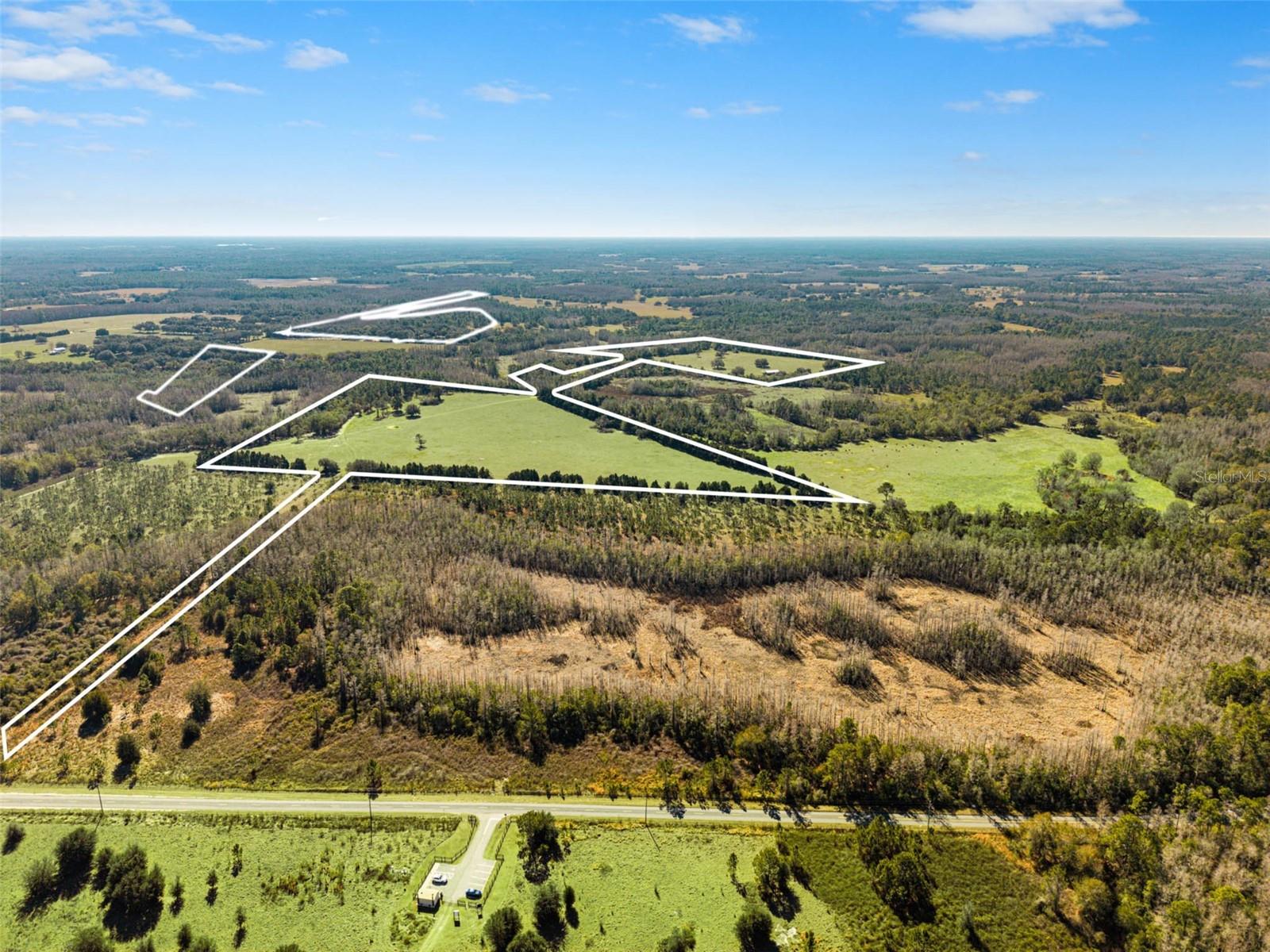 Listing photo id 21 for Lake Erie Road