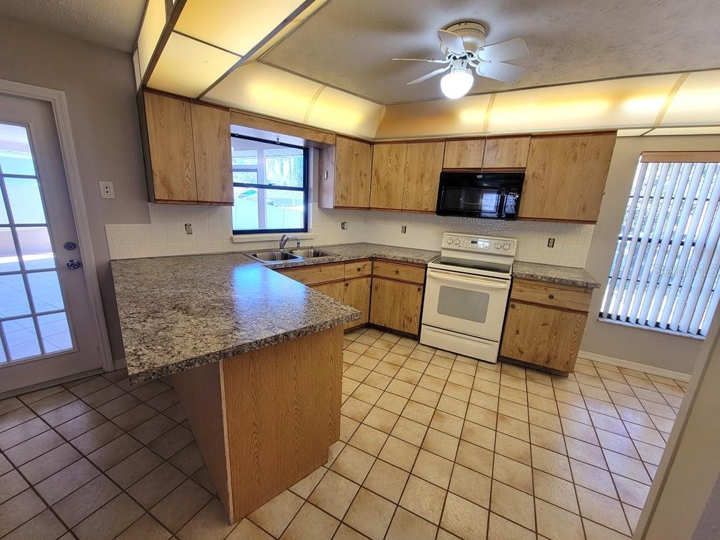 Image 11 of 32 For 7553 High Pines Court