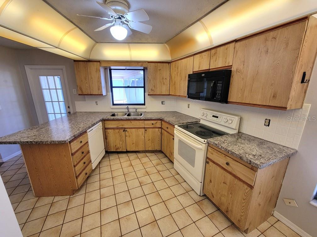 Image 12 of 32 For 7553 High Pines Court