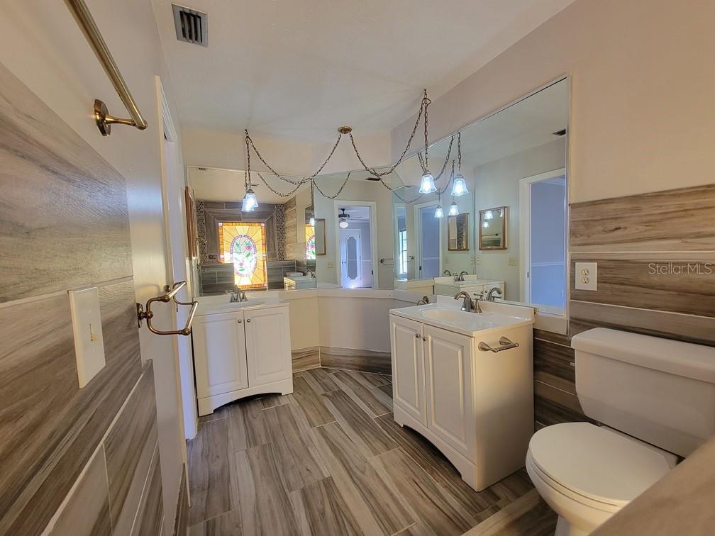 Image 19 of 32 For 7553 High Pines Court