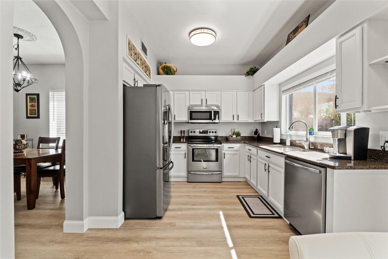 Image 12 of 65 For 1761 Hawthorne Court