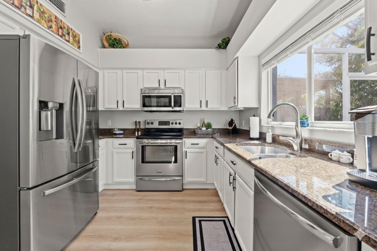 Image 13 of 65 For 1761 Hawthorne Court