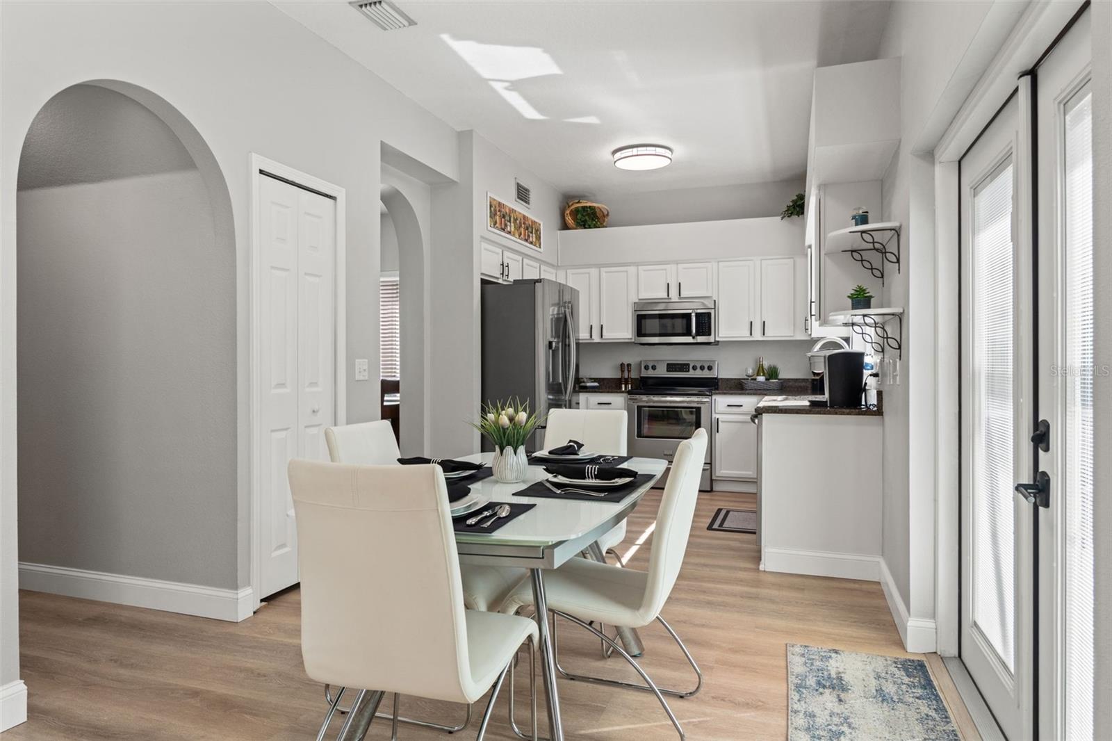 Image 18 of 65 For 1761 Hawthorne Court